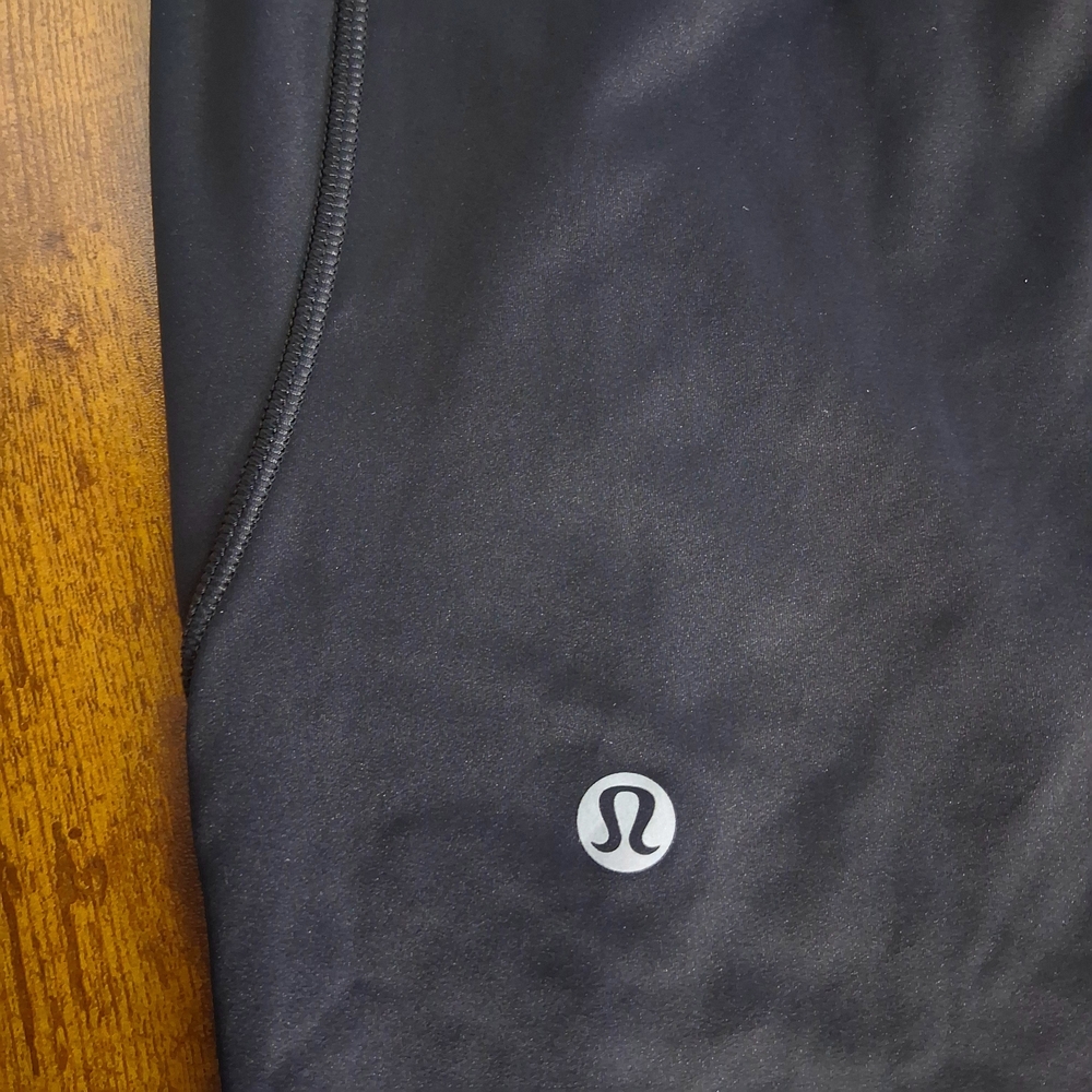 Lululemon Fast and Free High-Rise Shorts 10" Womens Size 4 - Black - - Picture 8 of 11